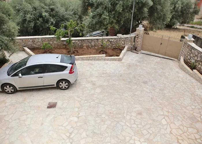 Dikran\'S Guest House